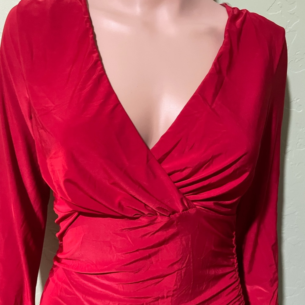 Color red stretch - Picture 6 of 9